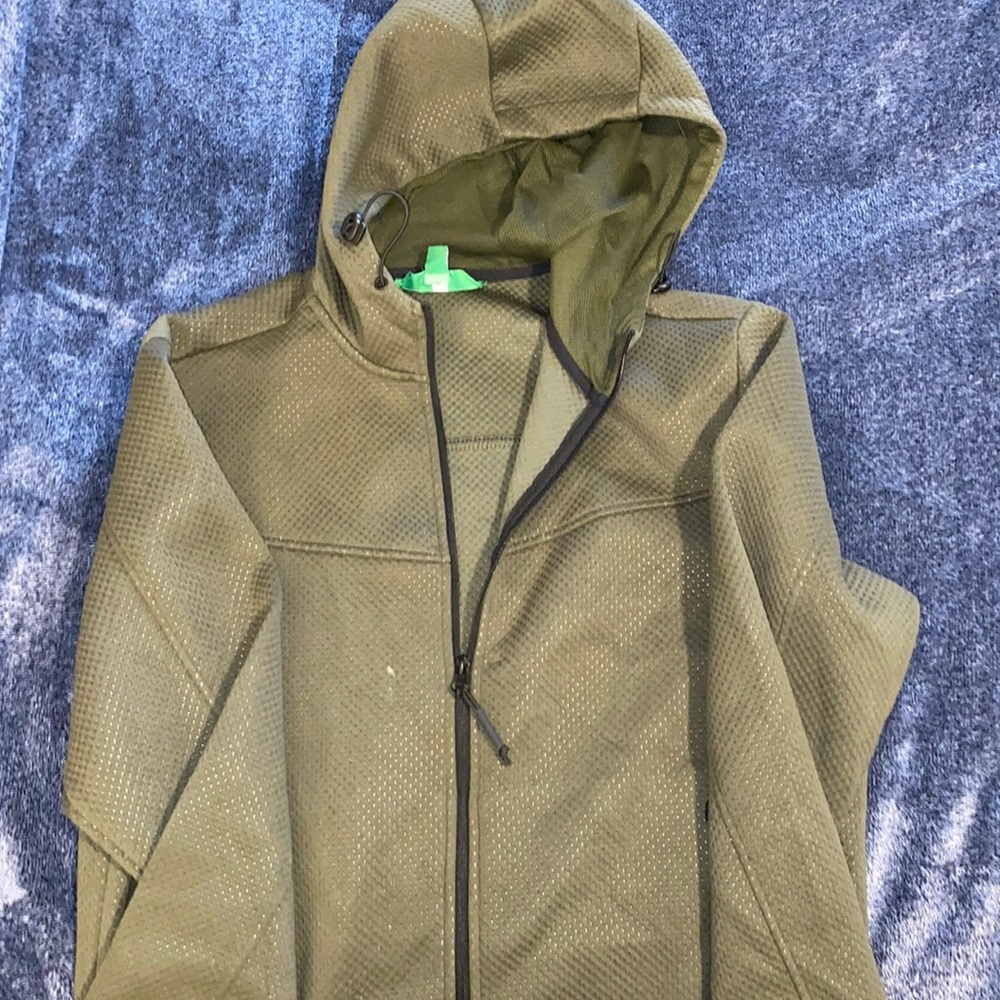 Dip zip jacket